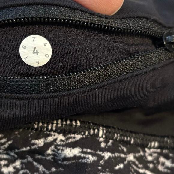 Lululemon Size 4 Speed Shorts Black White Print Running Workout Athletic 4” - Picture 3 of 3